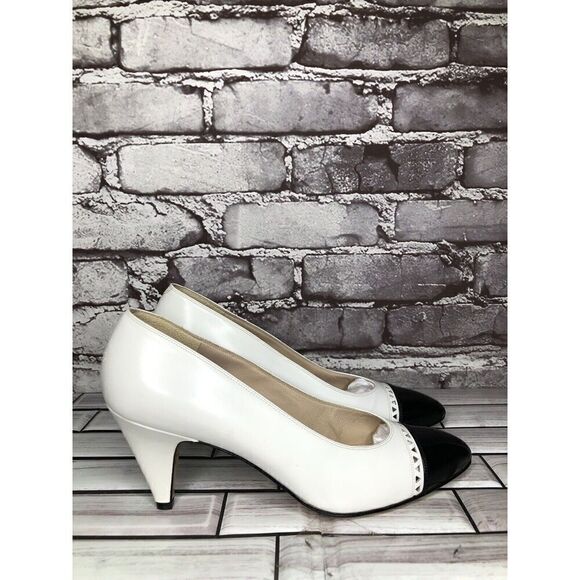 VTG David Evins White Leather Black Cap Toe Dress Heels Women’s Sz 7AA US/37.5EU - Picture 3 of 16